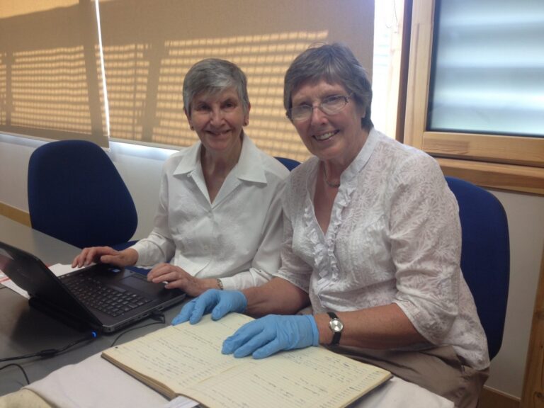 1534955425-Volunteers with log-books