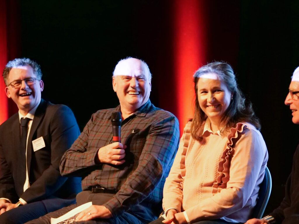 1568126598-Carousel premiere 2019 with 342 people! 4B